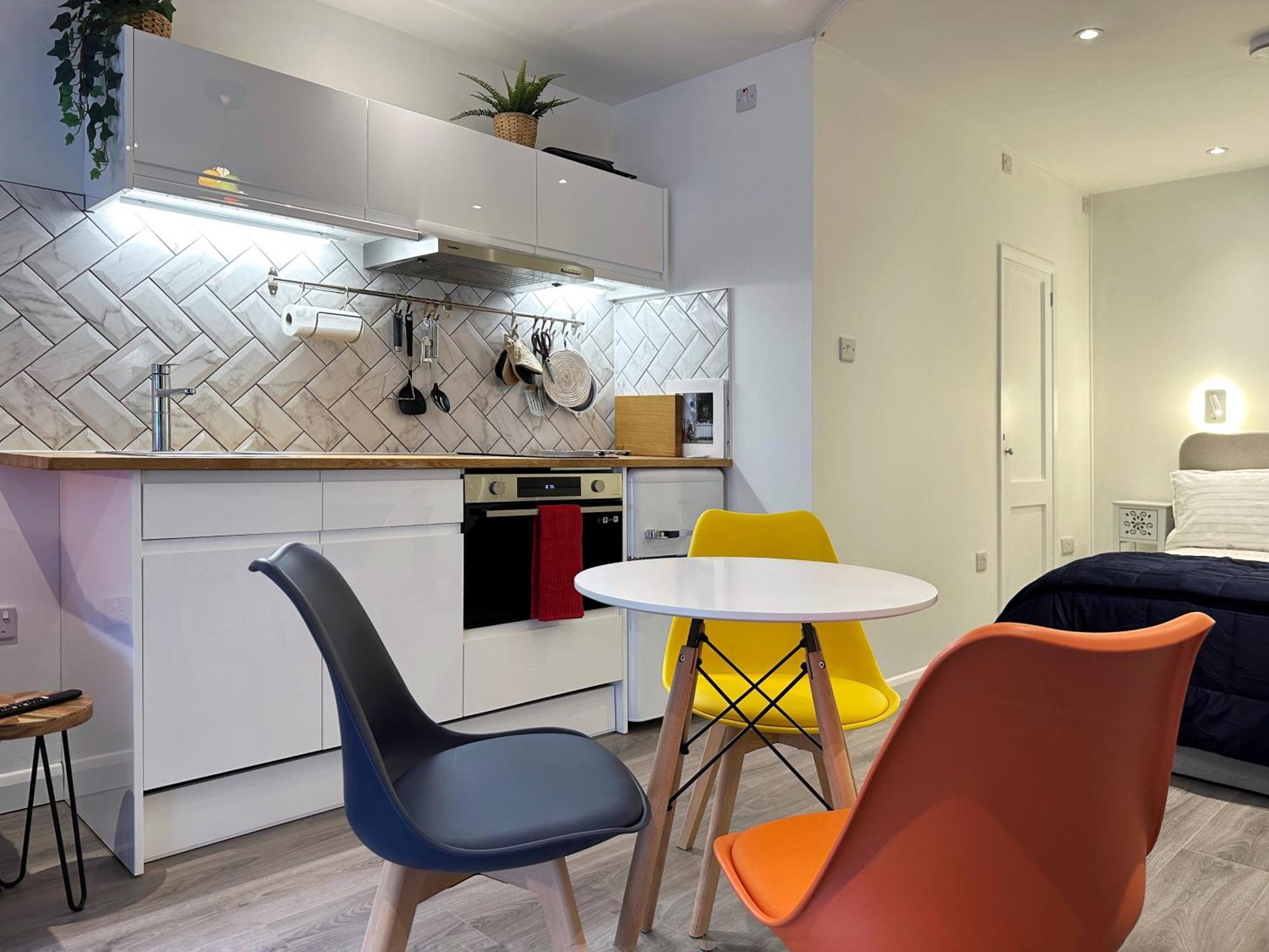 Kensington Studio Hosted By Airoperate Near Notting Hill - 1 Double Bed , 1 Sofa Bed, Ground Floor Apartment Via Private Entrance London Eksteriør bilde