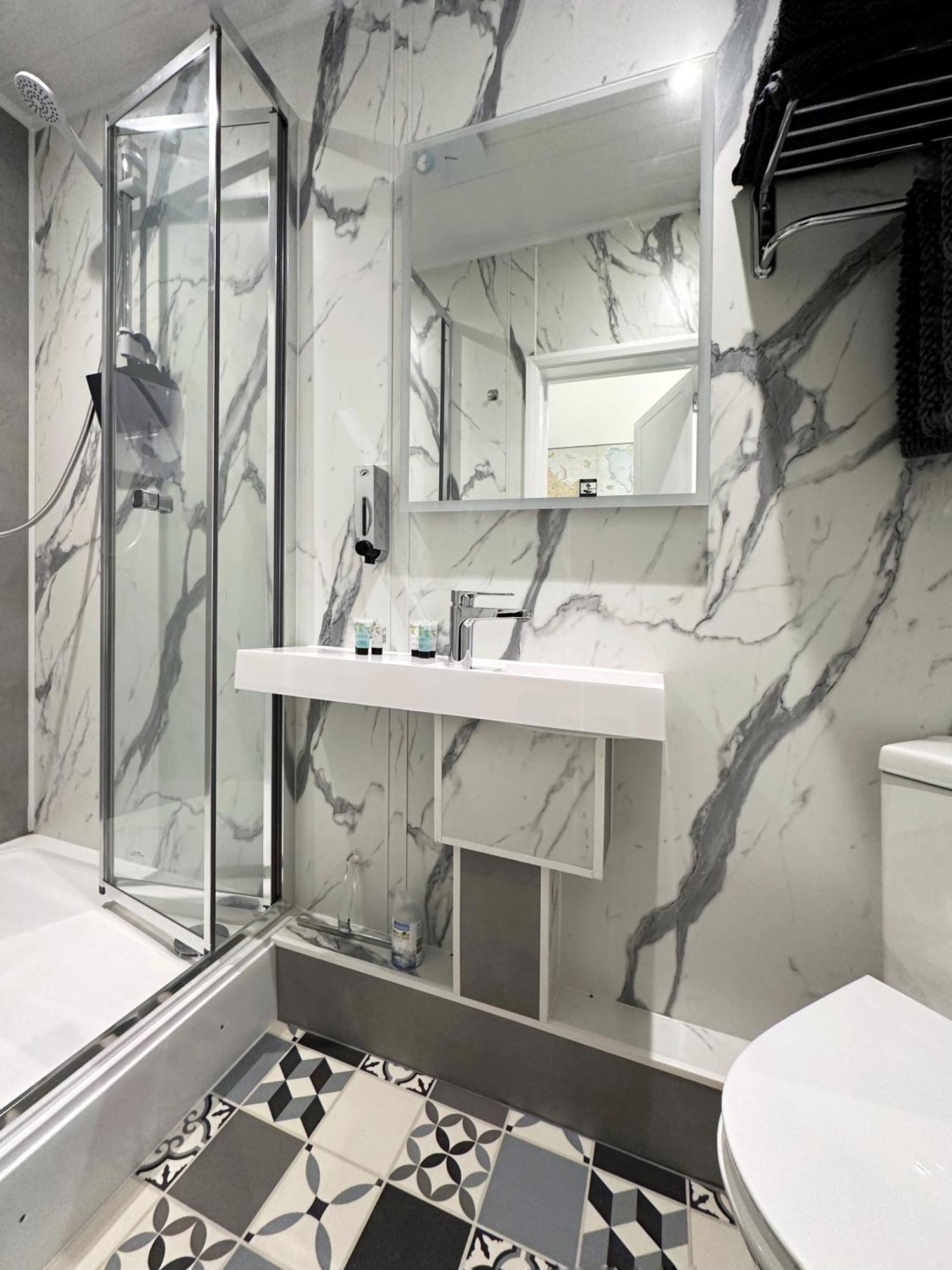 Kensington Studio Hosted By Airoperate Near Notting Hill - 1 Double Bed , 1 Sofa Bed, Ground Floor Apartment Via Private Entrance London Eksteriør bilde