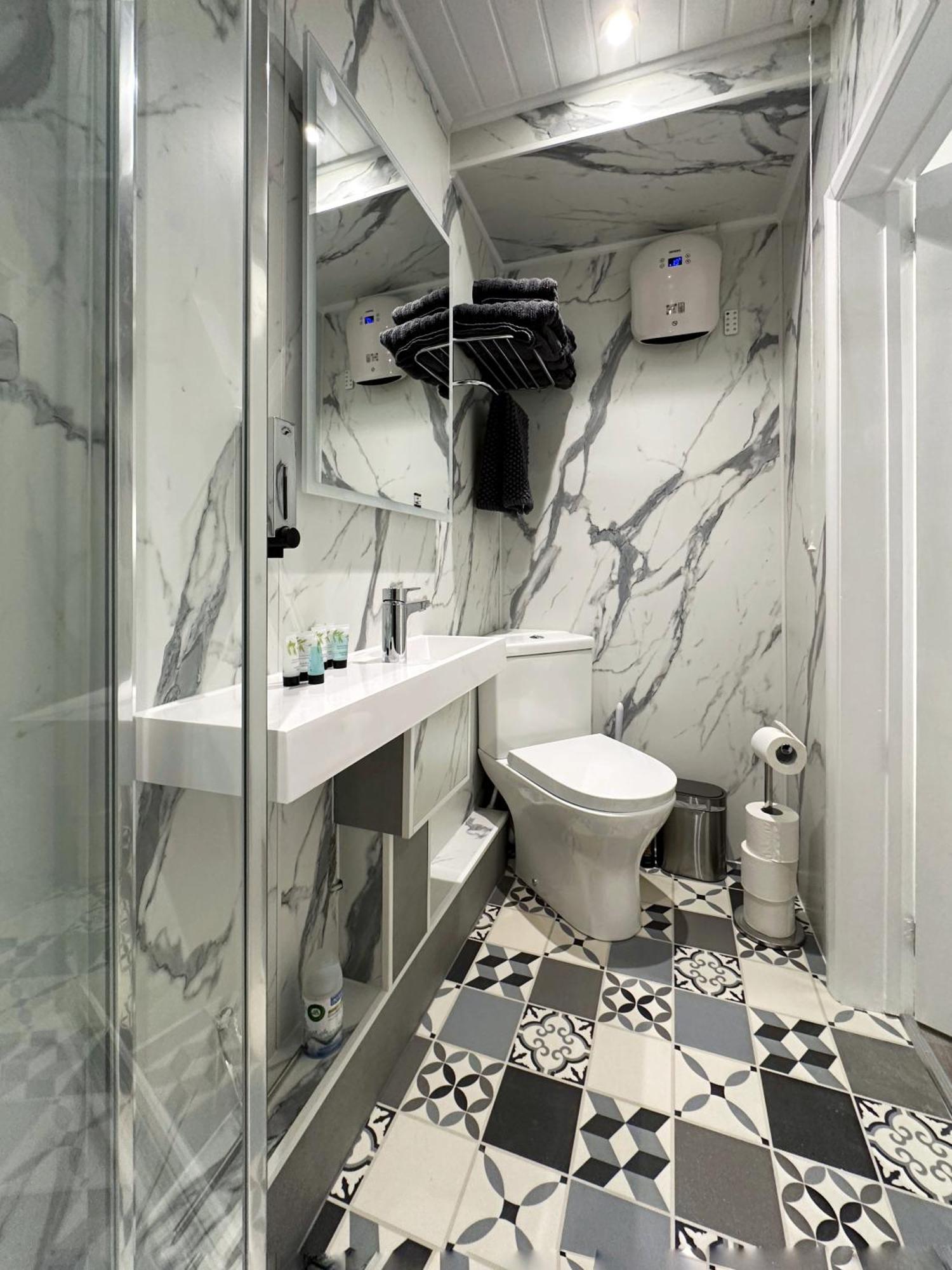 Kensington Studio Hosted By Airoperate Near Notting Hill - 1 Double Bed , 1 Sofa Bed, Ground Floor Apartment Via Private Entrance London Eksteriør bilde