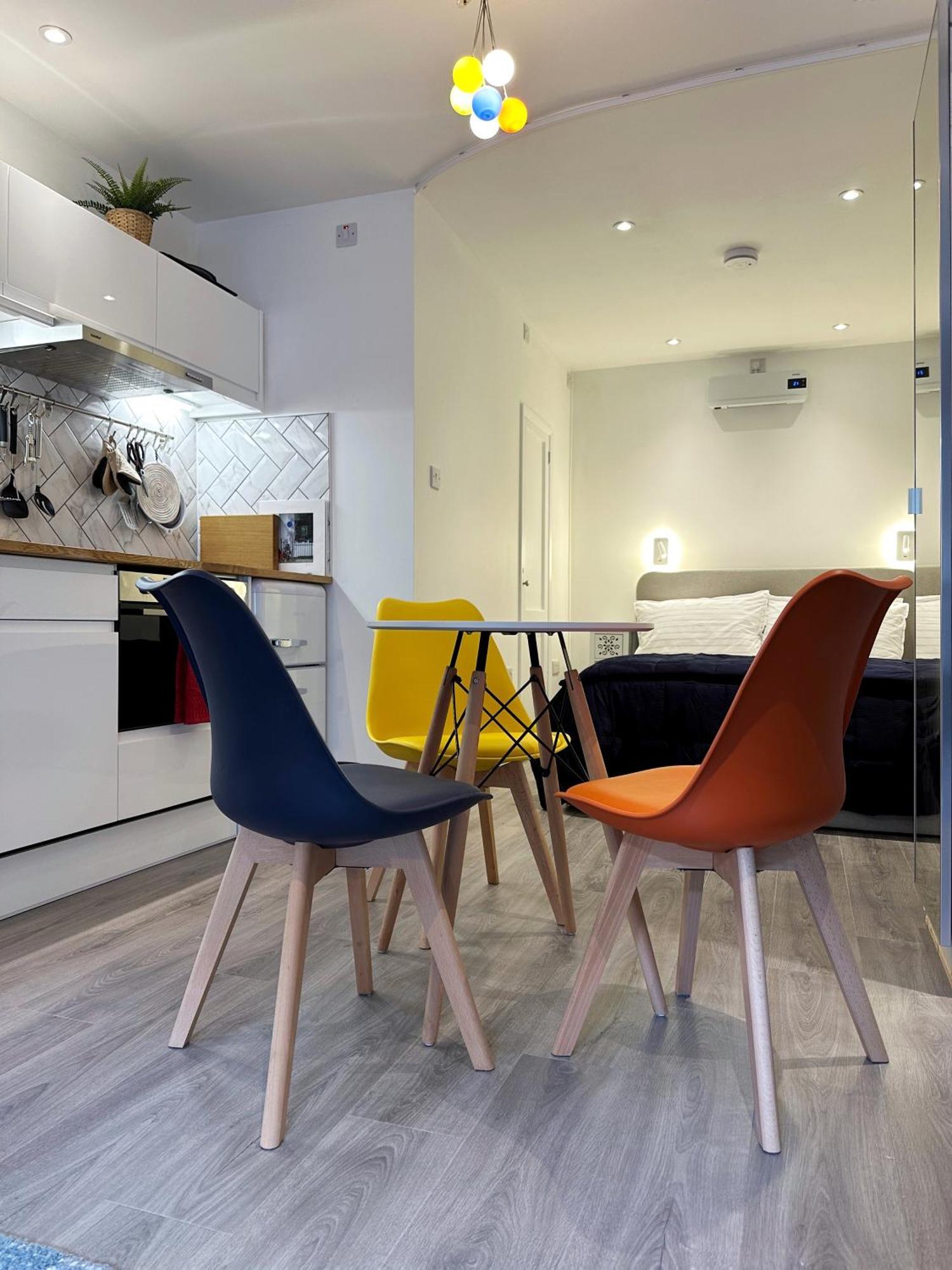 Kensington Studio Hosted By Airoperate Near Notting Hill - 1 Double Bed , 1 Sofa Bed, Ground Floor Apartment Via Private Entrance London Eksteriør bilde
