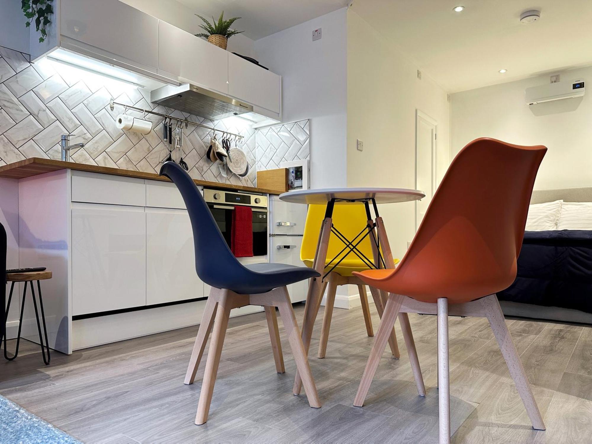 Kensington Studio Hosted By Airoperate Near Notting Hill - 1 Double Bed , 1 Sofa Bed, Ground Floor Apartment Via Private Entrance London Eksteriør bilde